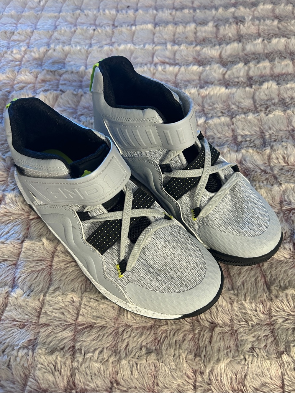And1 White and Black Kids Sneakers with Lime Highlights size 6